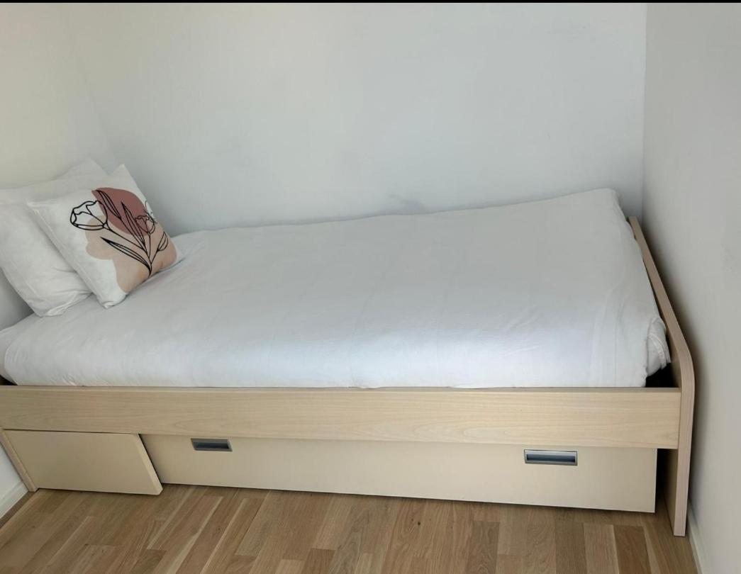 New Spacious Two Bedroom Center With Parking, Near Public Transport Lüksemburg Dış mekan fotoğraf